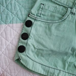 Fox Shorts - Cute fox real green short Fox Shorts - Cute fox real green short